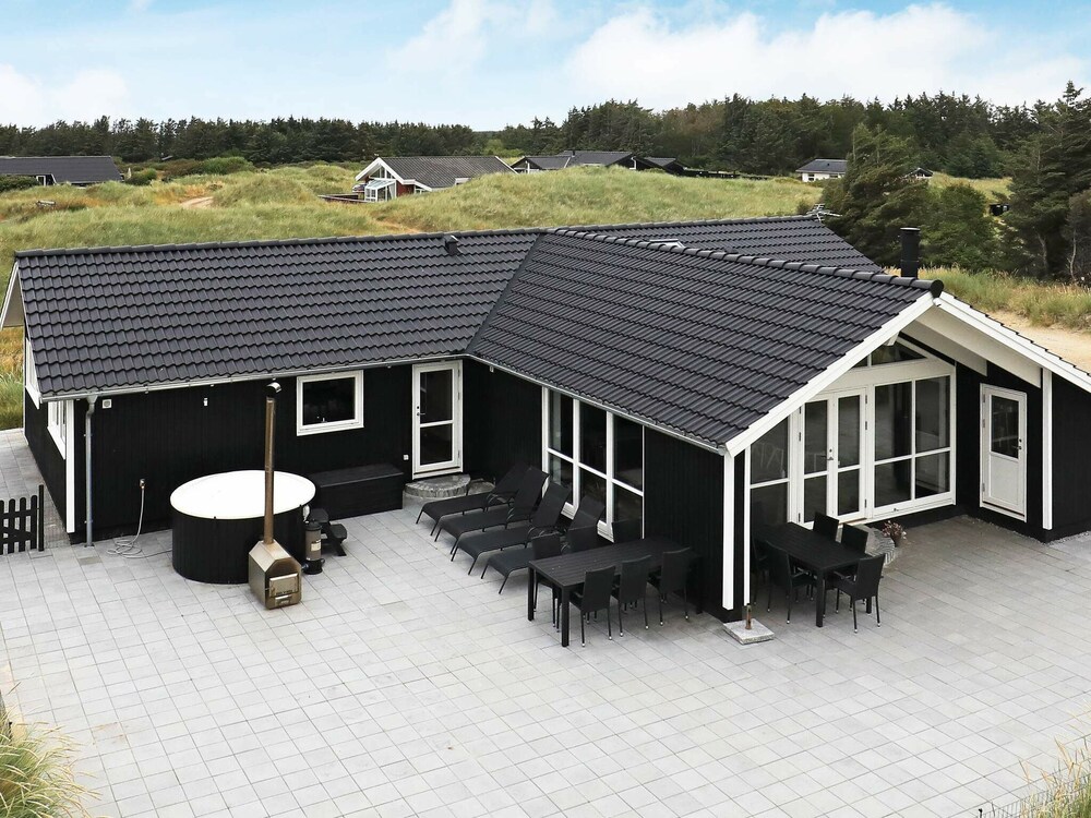 10 Person Holiday Home in Lokken — 5-Star Luxury Hotel in Lokken, Denmark