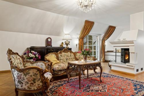 Villa Muusa with a cozy sauna swimming pool and large beautiful garden — 4-Star Luxury Hotel in Tallinn, Estonia