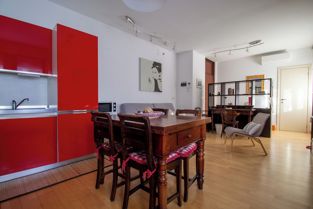 Ungheria 25 — 4-Star Luxury Hotel in Udine, Italy