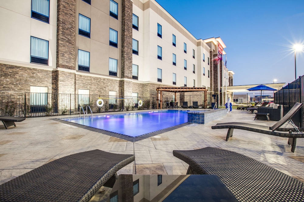 Hampton Inn & Suites Dallas Ft. Worth Airport South - photo 37