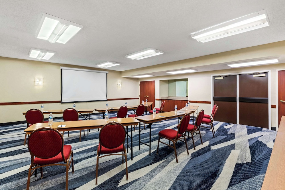 Comfort Inn Roswell Dunwoody - photo 37