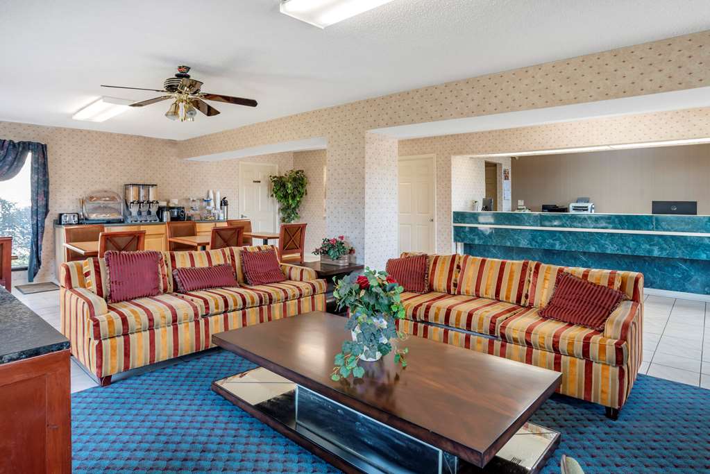 Econo Lodge Pearl Jackson - photo 8