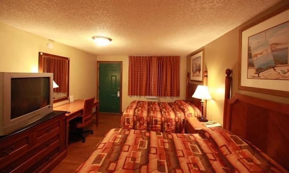 Executive Motel - photo 2
