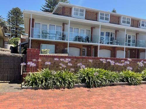 Beach Front With Amazing Ocean Views — Victor Harbor