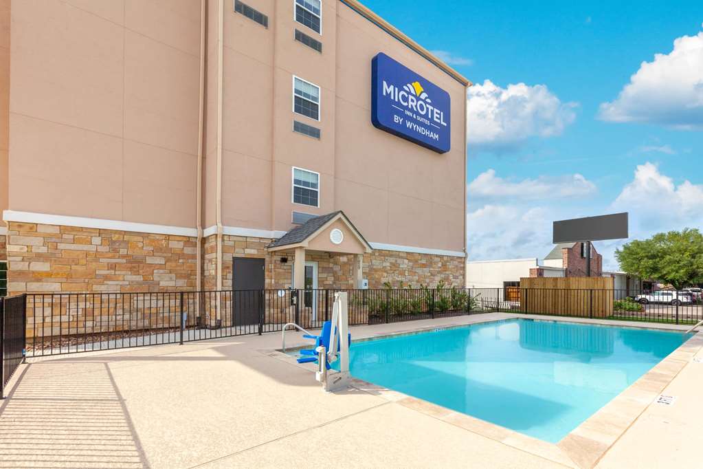 Microtel Inn & Suites by Wyndham College Station - photo 8