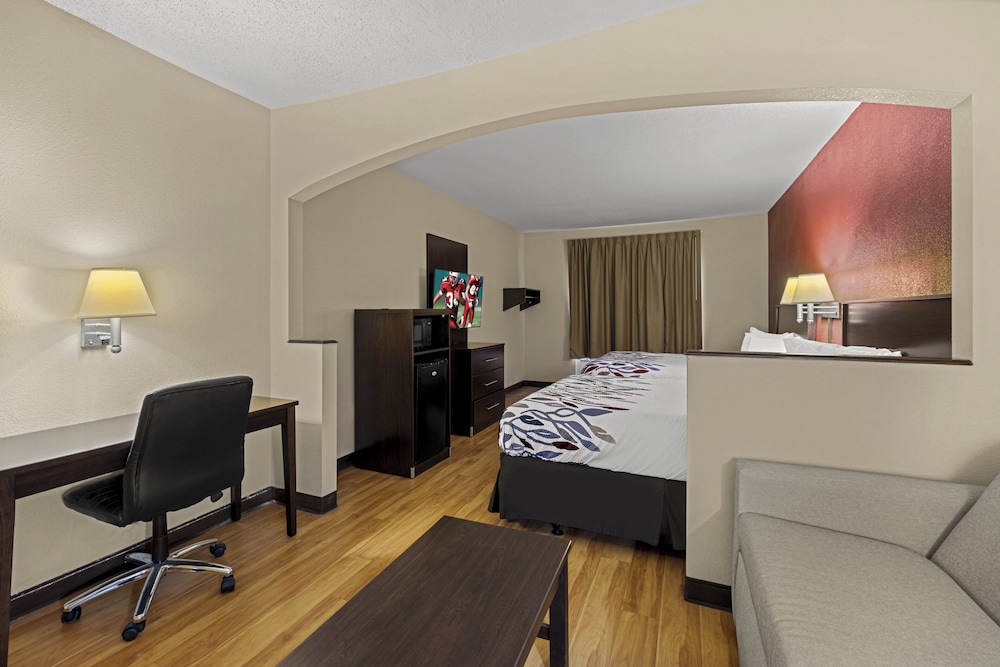 Red Roof Inn & Suites Albany GA - photo 13