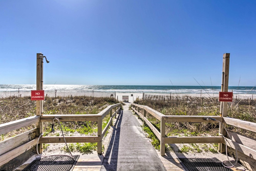 Gulf Views & Pool Access: Coral Reef Resort Condo - photo 12