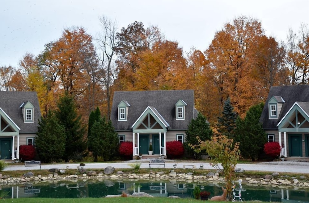 Spruce Hill Inn and Cottages - photo 37