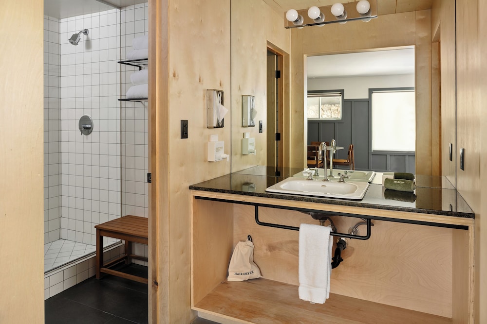 The Coachman Hotel - photo 73