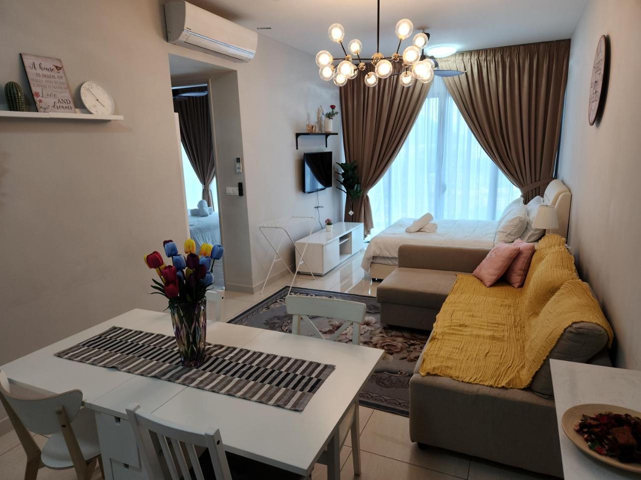 Datum Jelatek linked LRT and MALL with Netflix Disney WashDryer — 4-Star Luxury Hotel in Kuala Lumpur, Malaysia
