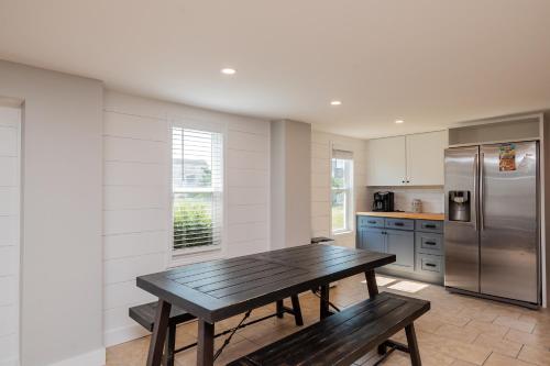 Sawyers Shore Shack by Oak Island Accommodations - photo 31
