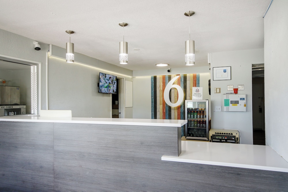 Motel6 Topeka KS Northwest - photo 2