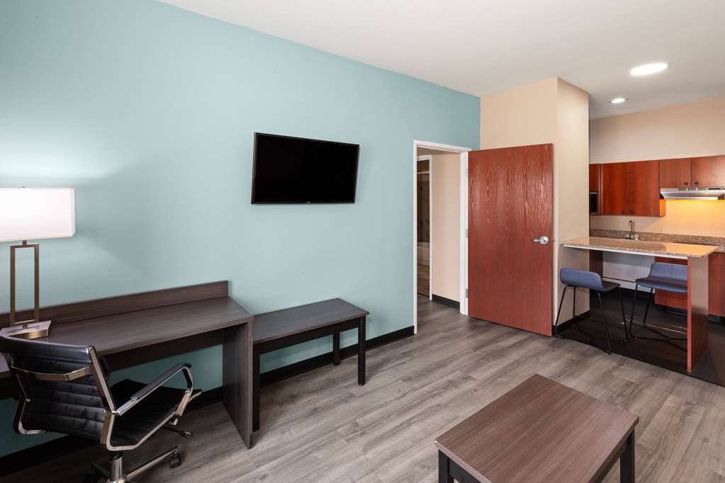 Super 8 by Wyndham Lubbock West - photo 33