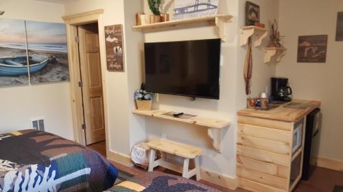 Bear Cove Inn - photo 18
