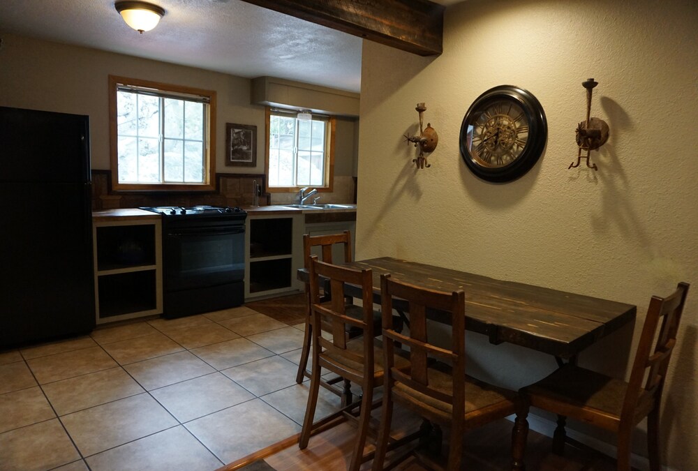 Shaver Lake Village Hotel - photo 60