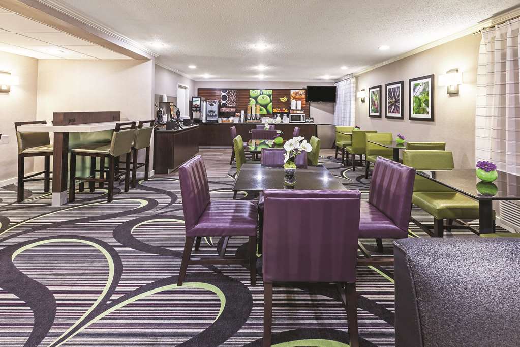 La Quinta Inn & Suites by Wyndham N Little Rock McCain Mall - photo 37