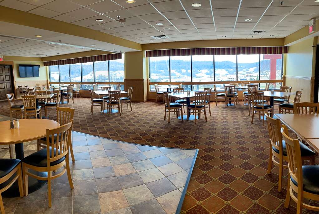 Days Inn & Suites by Wyndham Sutton Flatwoods - photo 6