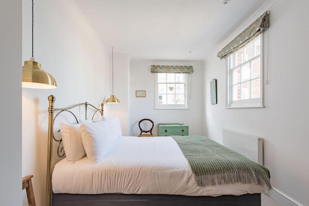 Corner House — 4-Star Luxury Hotel in Deal, United Kingdom