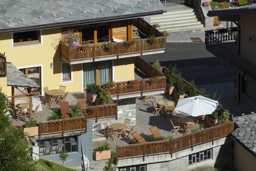 Miramonti - carbon neutral hotel in Valtournenche