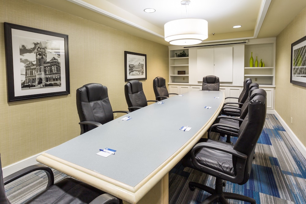 Holiday Inn Express Hotel & Suites Wilmington University Ctr by IHG - photo 28