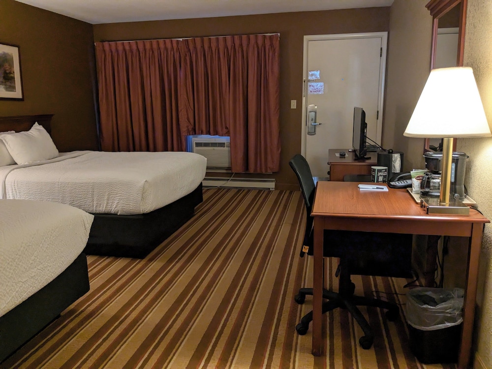 Magnuson Hotel Copper Crown - photo 10