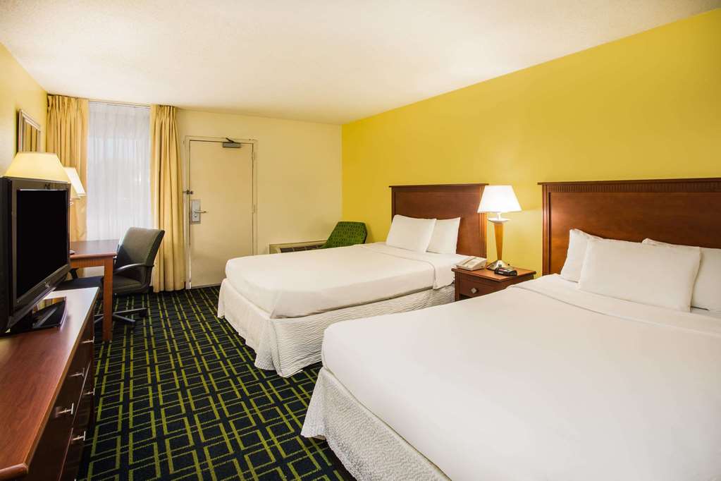 Days Inn by Wyndham Florence Near Civic Center - photo 16
