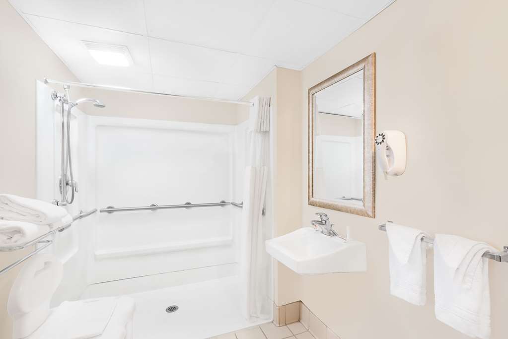 Days Inn by Wyndham Springfield Phil.Intl Airport - photo 11