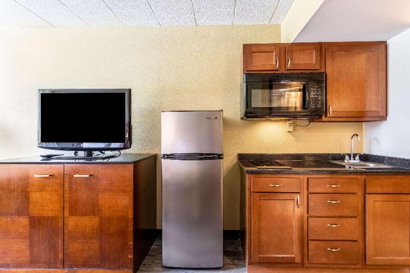 Suburban Extended Stay Hotel - photo 27