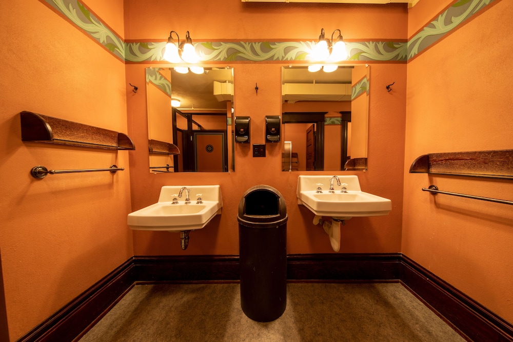 McMenamins Crystal Hotel - photo 22