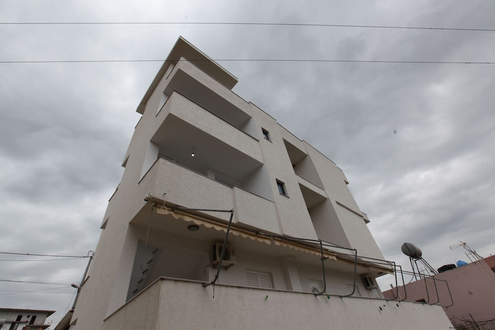 Irdi Aparthotel - last minute hotel in Ksamil