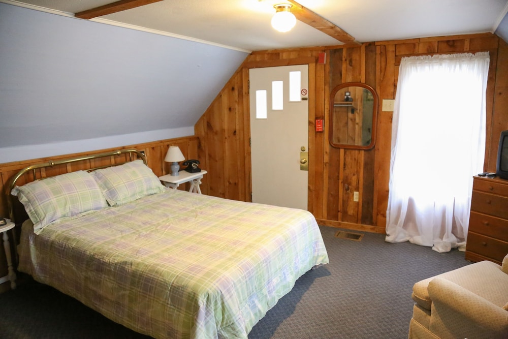 Salt Ash Inn - photo 45