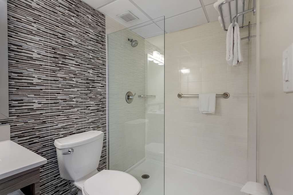Best Western Plus Brooklyn Bay Hotel - photo 39