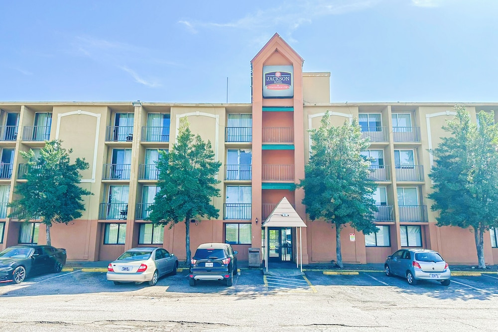 Jackson Hotel & Convention Center - last minute hotel in Jackson