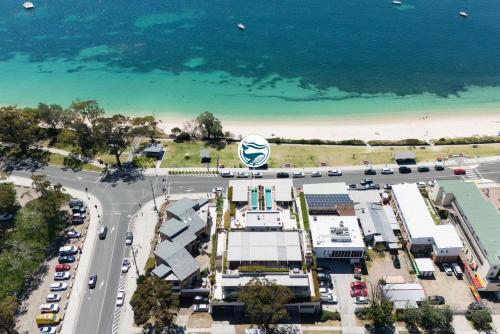 Aura 2 apartment with Spectacular Views — 4-Star Luxury Hotel in Shoal Bay, Australia