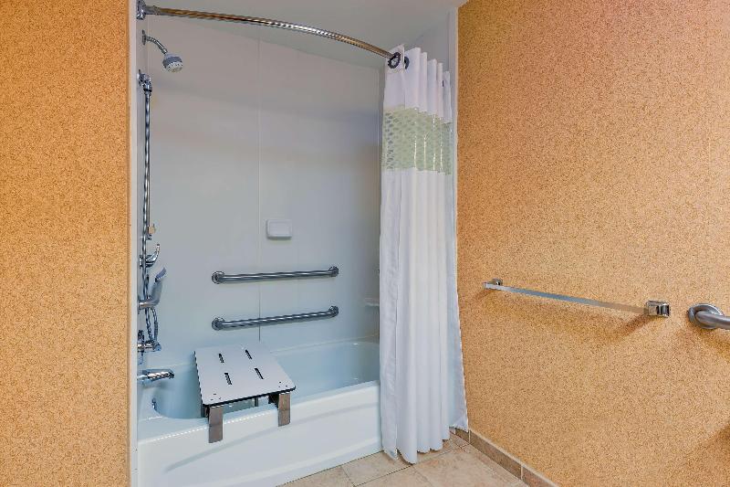 Hampton Inn Marion - photo 11