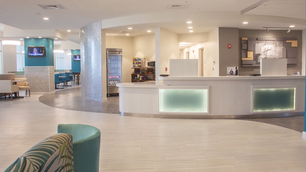 Holiday Inn Express & Suites Panama City Beach Beachfront by IHG - photo 116