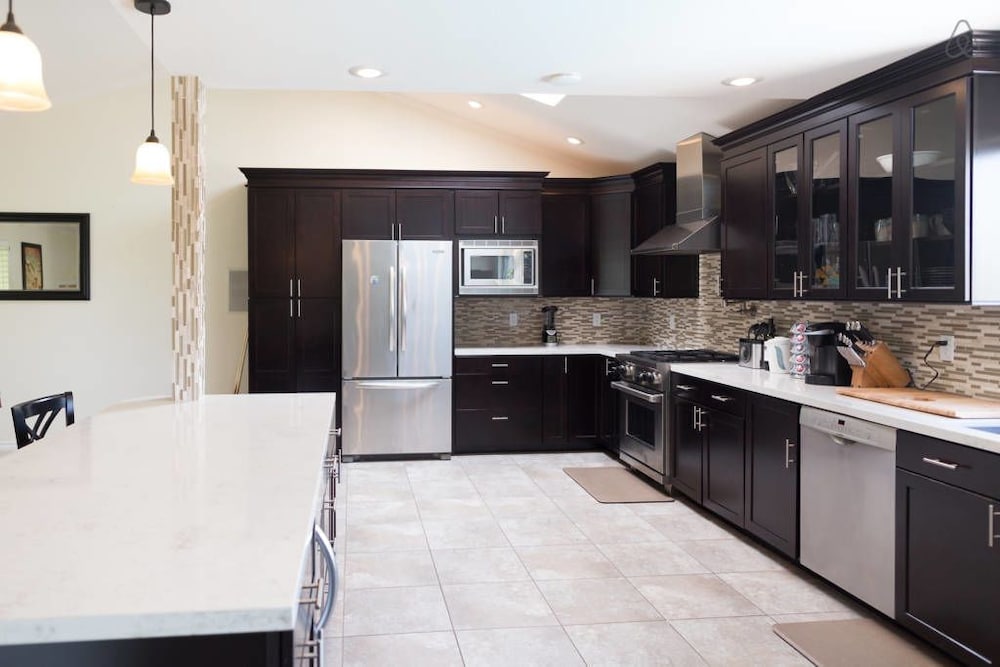 Luxurious 4BR 9m to Las Vegas Strip - photo 4