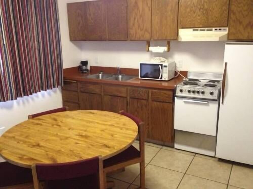 Cozy Cove Beachfront Resort Inn - photo 17