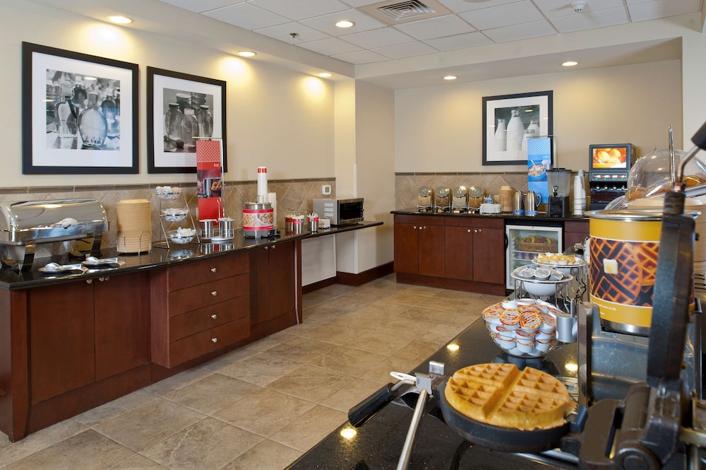 Hampton Inn & Suites Prescott Valley - photo 40