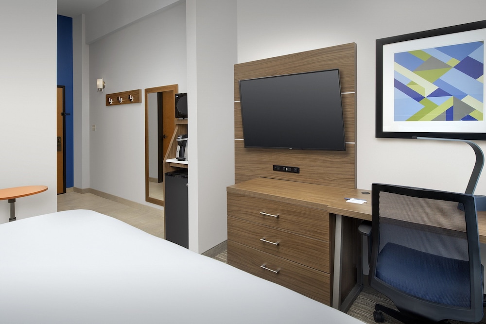 Holiday Inn Express San Antonio N Riverwalk Area by IHG - photo 5