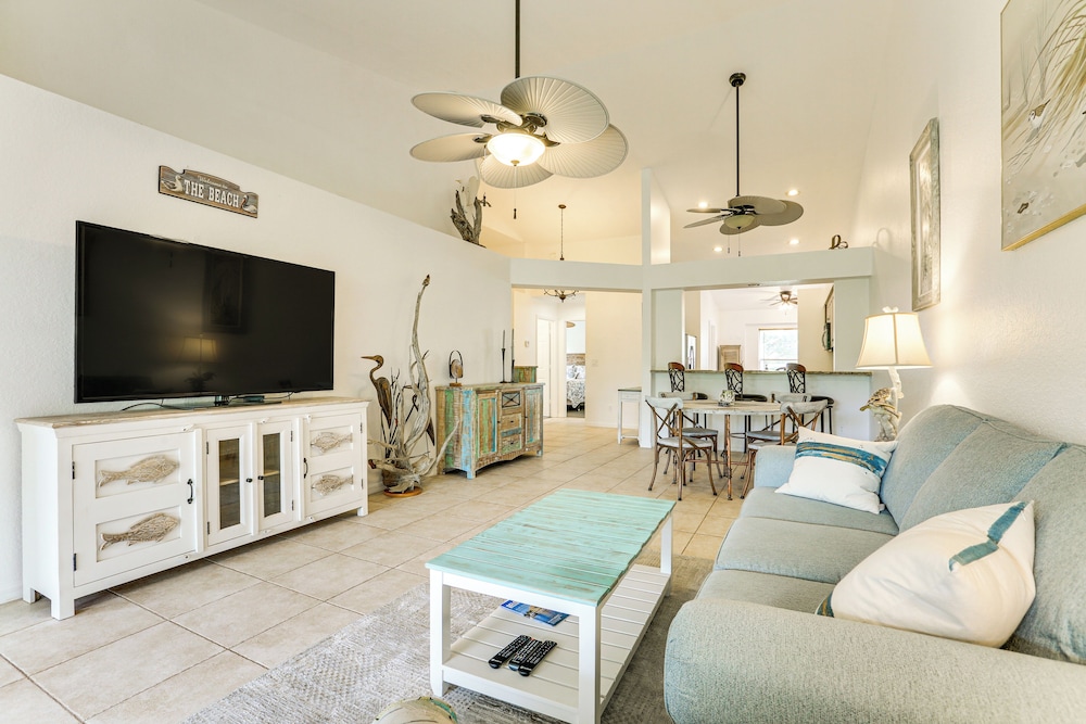 5 Mi to Naples Beach Getaway w Screened Lanai - last minute hotel in Naples