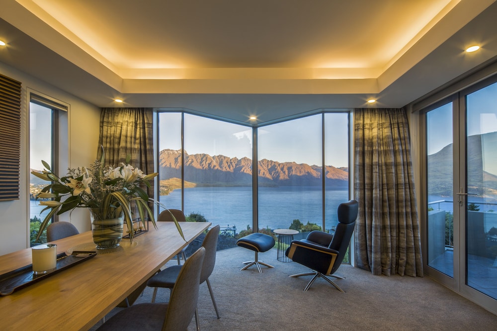 Luxury House K Lodge Queenstown — 4-Star Luxury Hotel in Queenstown, New Zealand