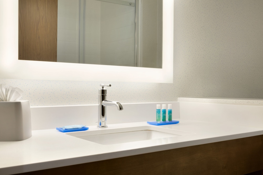 Holiday Inn Express & Suites McAllen Medical Center Area by IHG - photo 13
