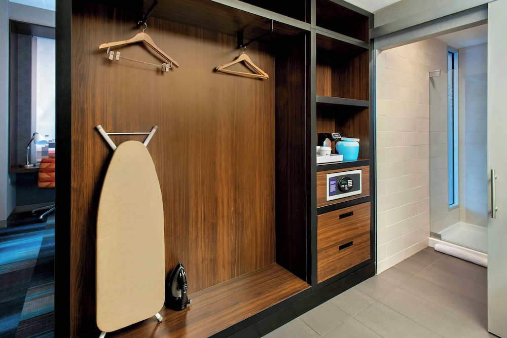 Aloft by Marriott Boston Seaport District - photo 7