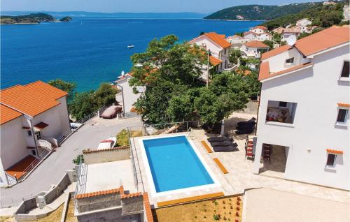 Pet Friendly Home In Supertarska Draga — 5-Star Luxury Hotel in Supetarska Draga, Croatia