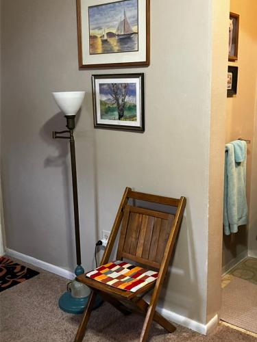 Silver Valley Getaway - carbon neutral hotel in Kellogg
