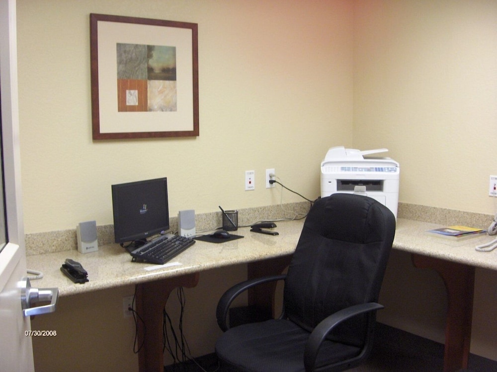 Candlewood Suites Paducah by IHG - photo 67