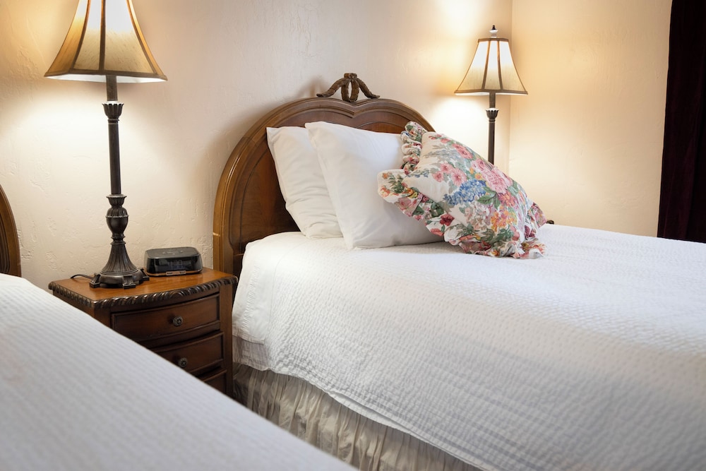 Weaverville Hotel - photo 13