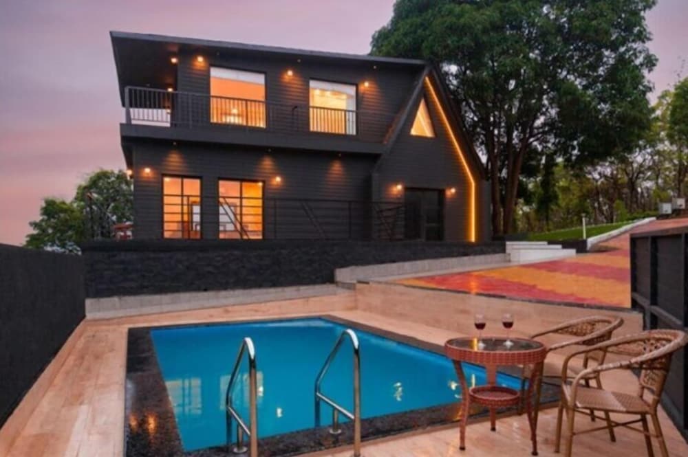 Midnight Alpine by Stay Serene Luxury — hotel in Murbad