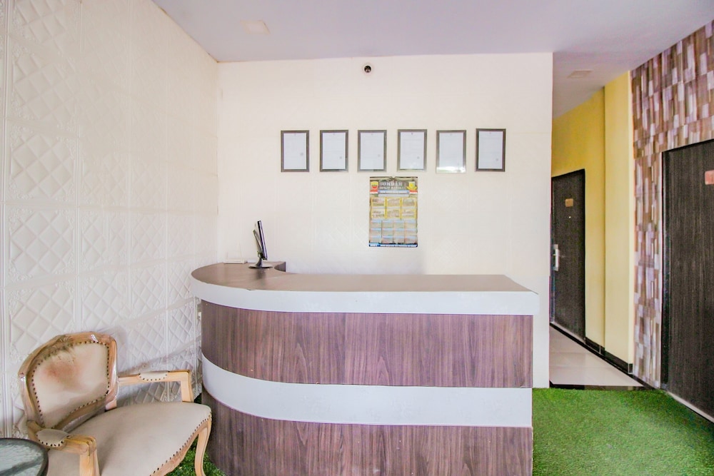 Oyo 90259 Apollo Inn - last minute hotel in Medan